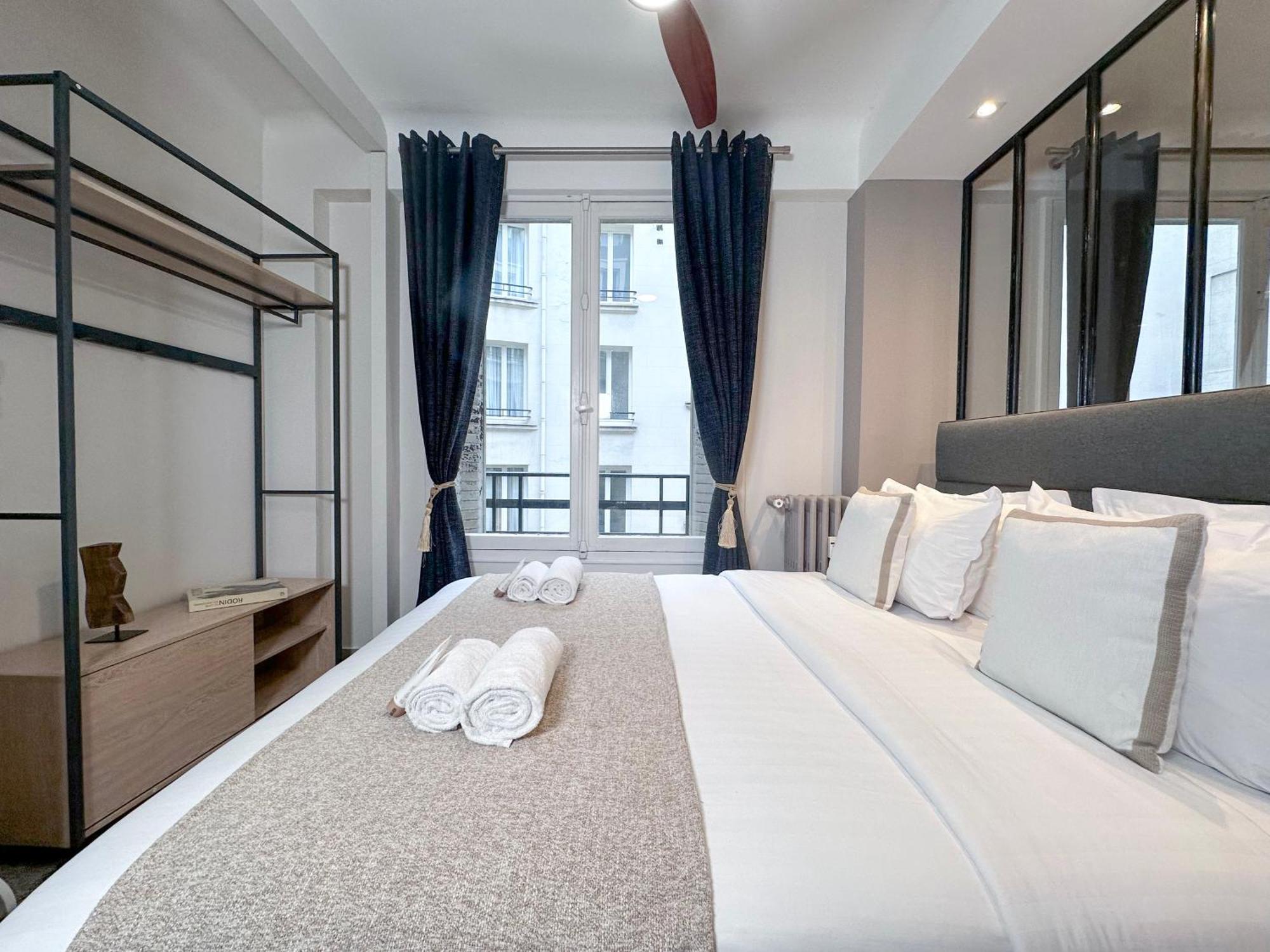 Beautiful Loft In Champs-Elysees Париж Екстериор снимка